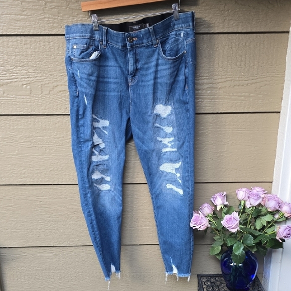 Torrid Bombshell Skinny Premium Stretch High-Rise Destructed Jean 20R - Picture 7 of 16